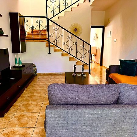 Nanas Vacation House Paphos Ngoại thất bức ảnh