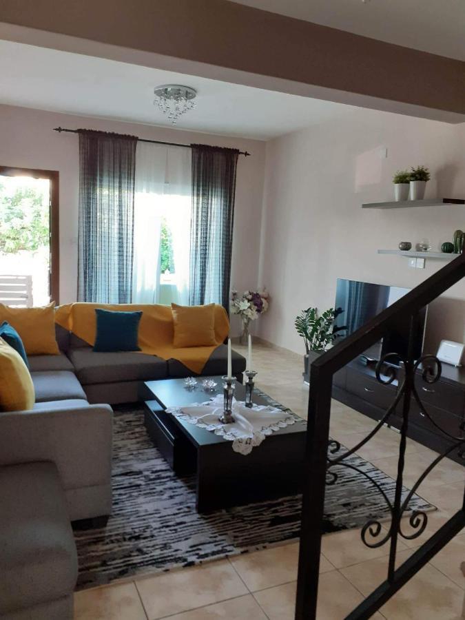 Nanas Vacation House Paphos Ngoại thất bức ảnh
